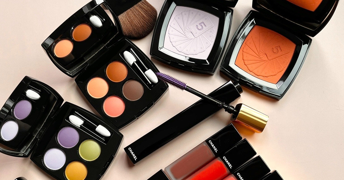 シャネルの秋新色をスウォッチ！ 人気アイシャドウ、ネイルの限定色や