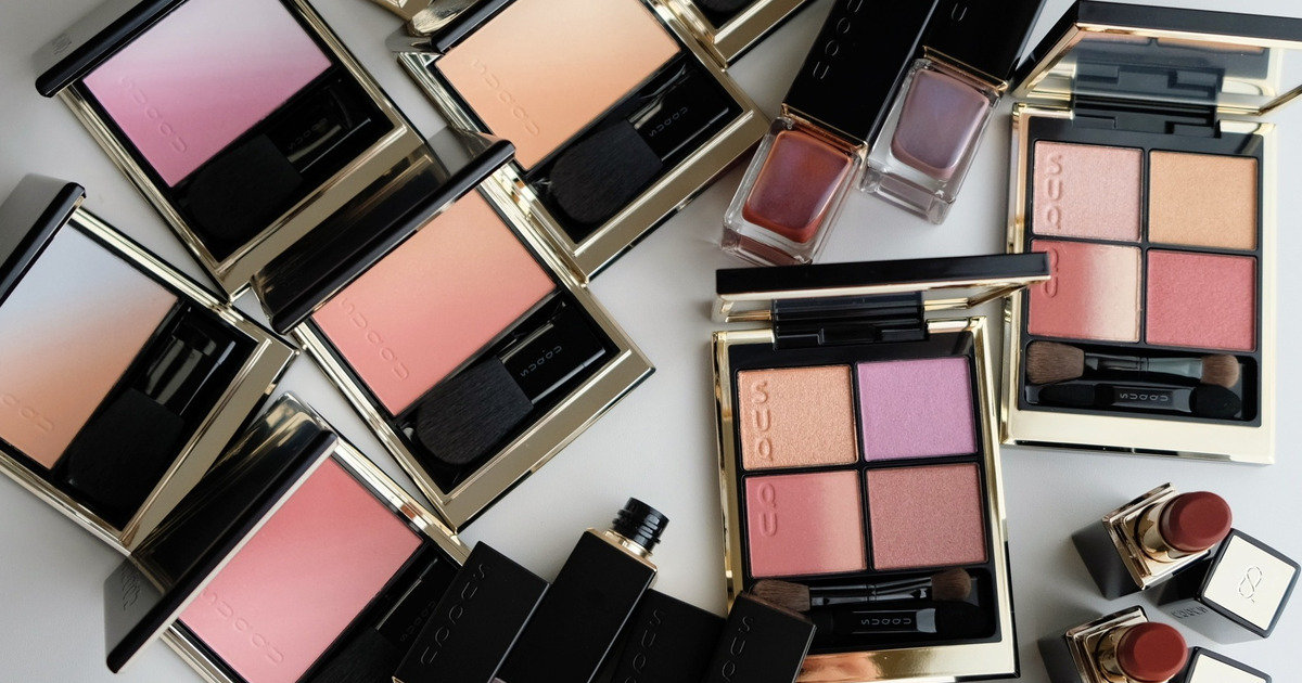 SUQQUの秋新色を全色スウォッチ！ 新チークや「シグニチャー カラー