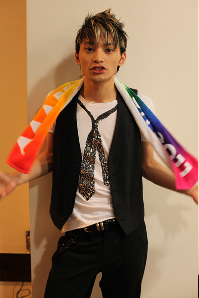 AAA “Buzz Communication”Tour 2011”ツアーグッズ特集｜mu-mo ショップ