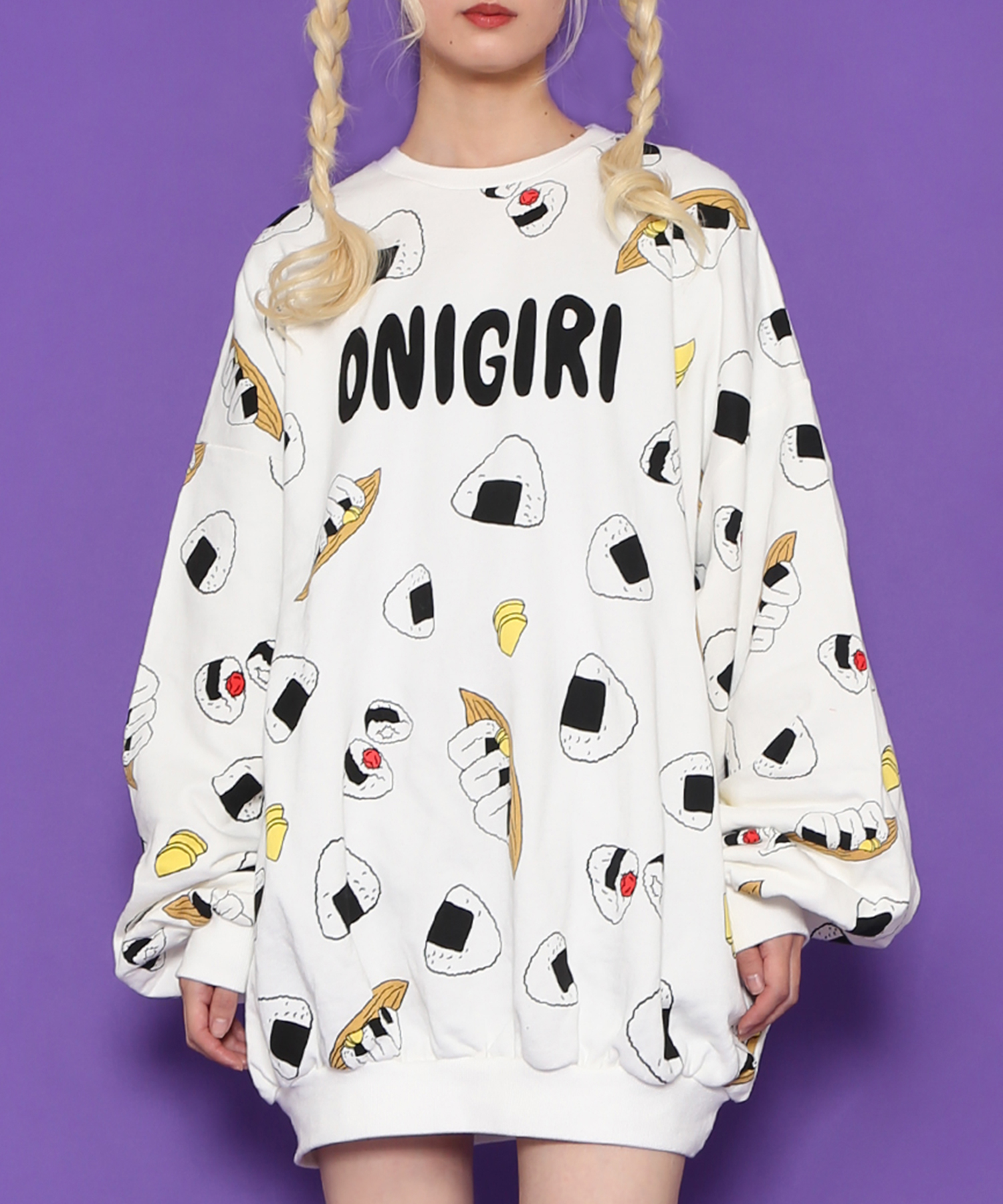 フード総柄スウェット(ONIGIRI_YAKINIKU_NATTO）[商品：PN24SS-020-1