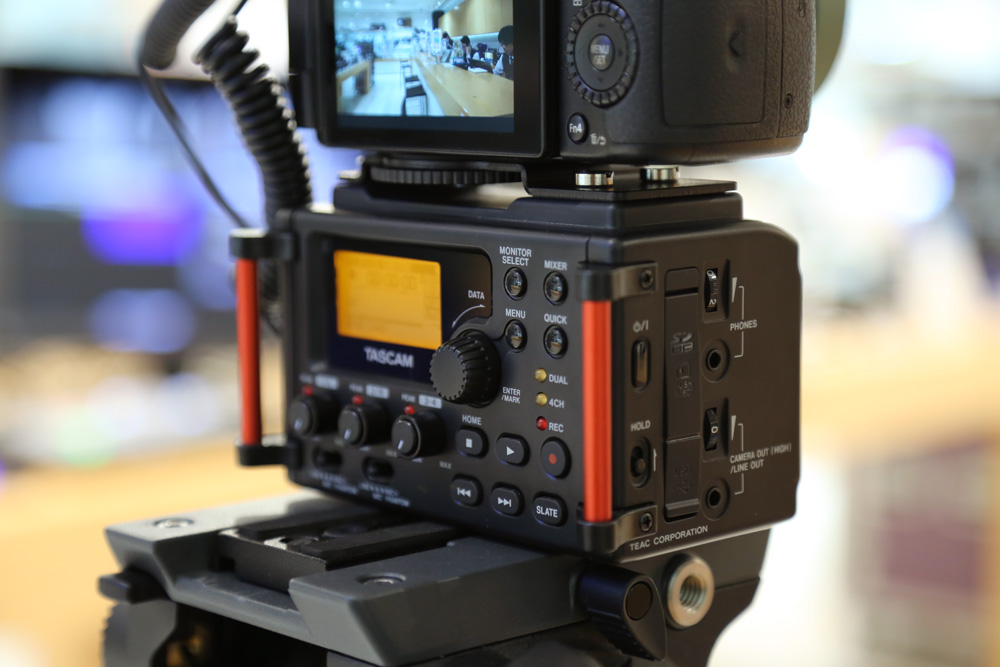 TASCAM 4トラックリニアPCMレコーダー/ミキサーDR-60DMKIIを展示中