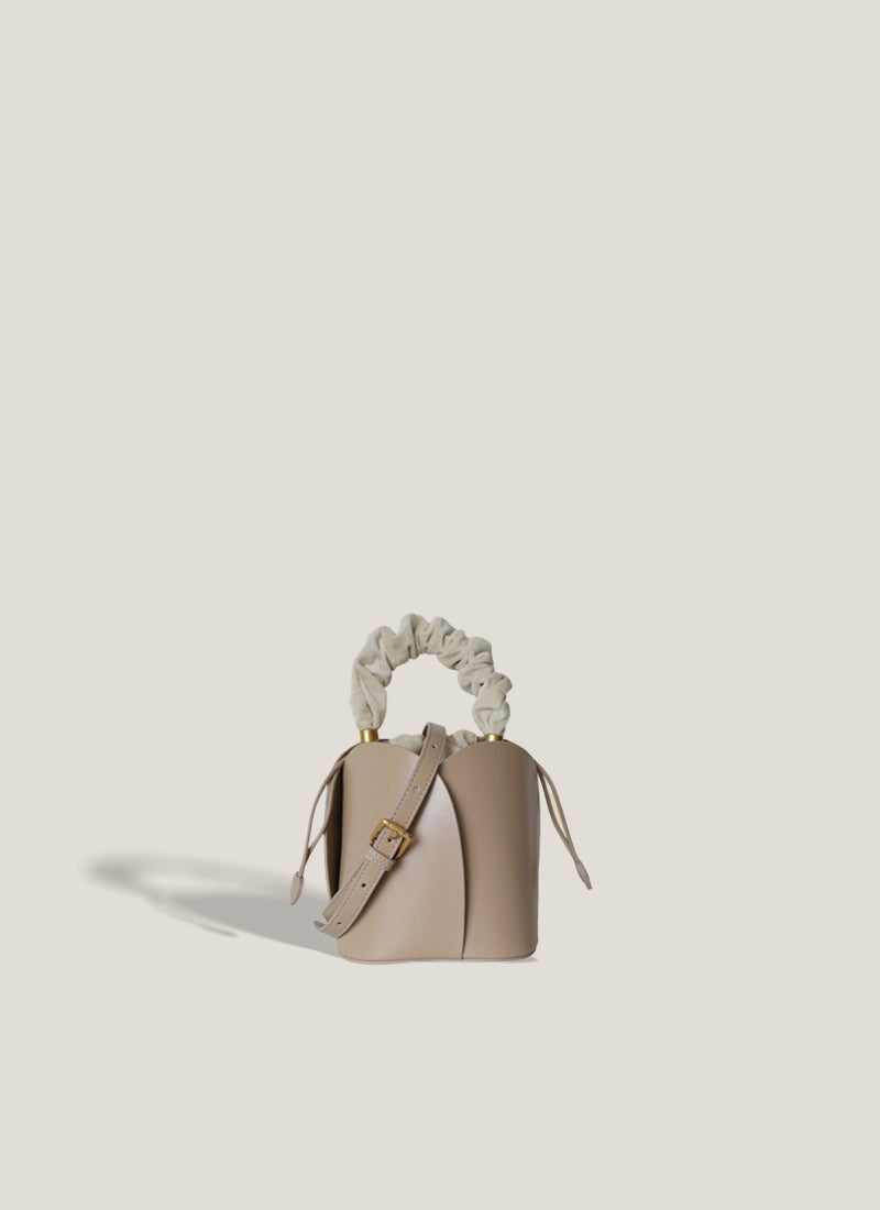 ISOLÉ公式｜バケットバッグ インスタ映え 本革 ISOLE