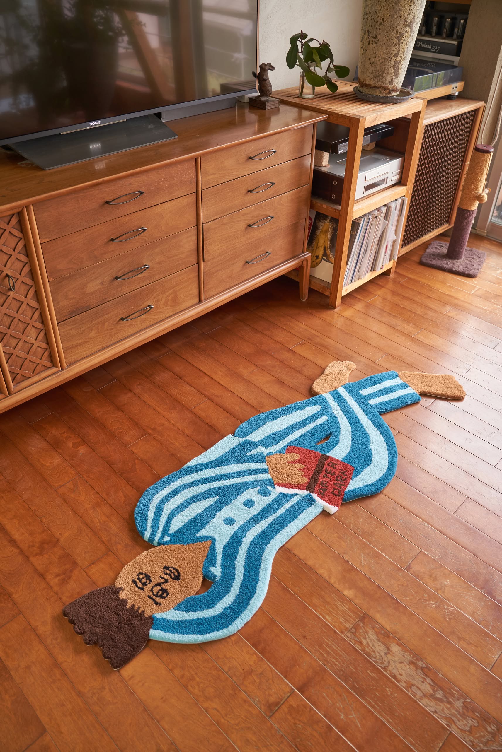 MIYOSHI RUG Shiomi Wada x MIYOSHI RUG - Your Friend Rug - Stacked