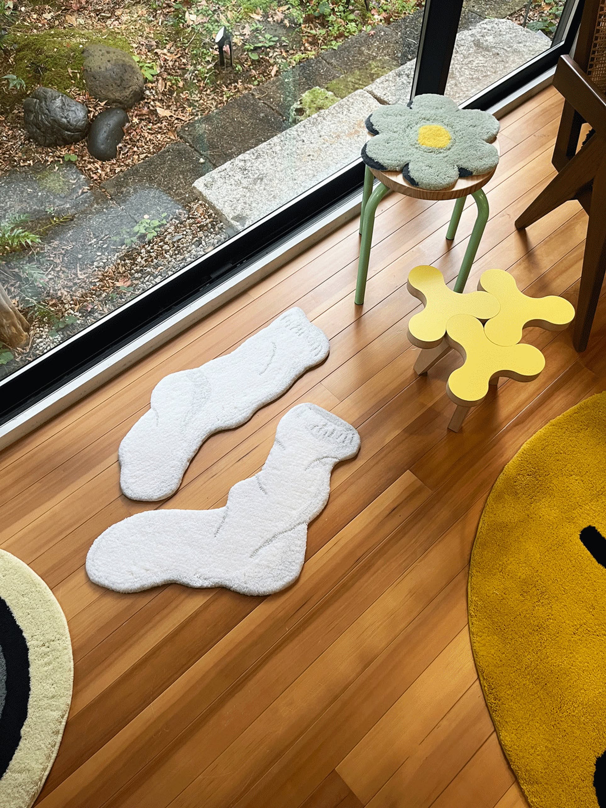 MIYOSHI RUG Right Sock Rug - Stacked Store