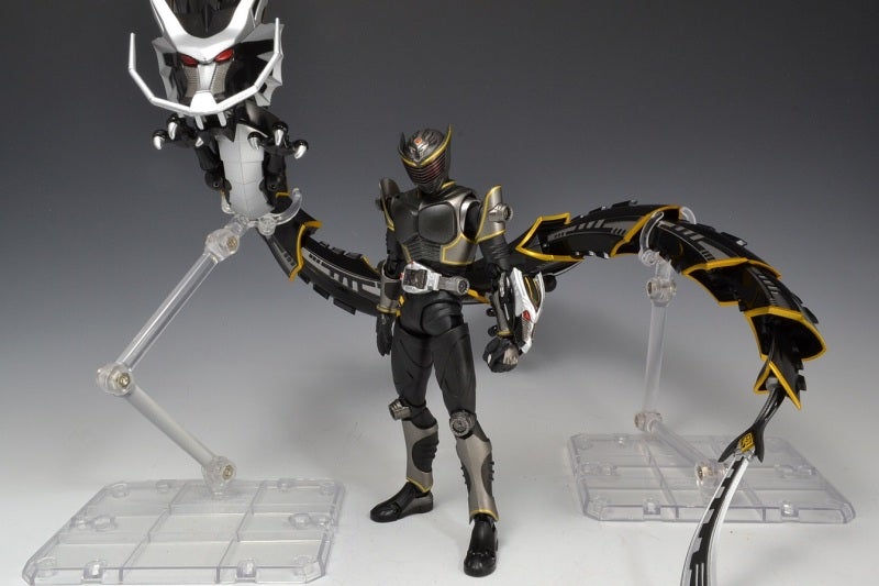 S.H.Figuarts 仮面ライダーリュウガ レビュー | @in's Hobby Room