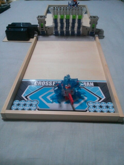 ブレイクボンバー7のフィールド クロスファイト ビーダマン | 秀