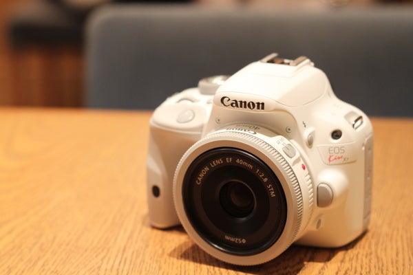 Canon EOS Kiss X7（ホワイト）は超軽量！カメラ女子、子育てママさん