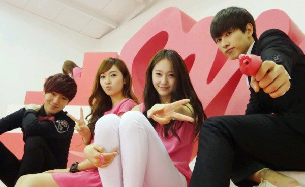 SUPER JUNIOR ウニョク、少女時代＆東方神起との写真公開 (120720) | K