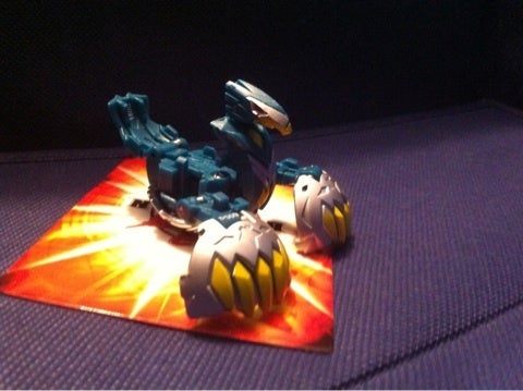 翼ファルコ！ トライ！ | 爆玉っこ鷹匠の爆丸レポート