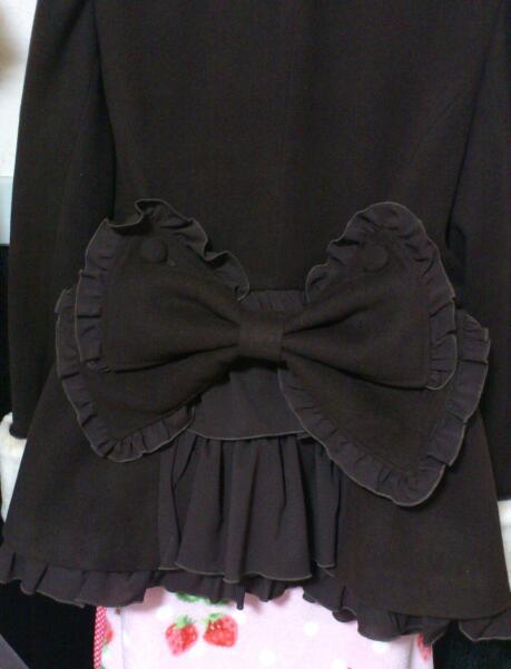 A/P ﾌｪｻﾞｰﾛｰｽﾞ刺繍のｼｮｰﾄｺｰﾄ | ストロベリィ シロップ＊