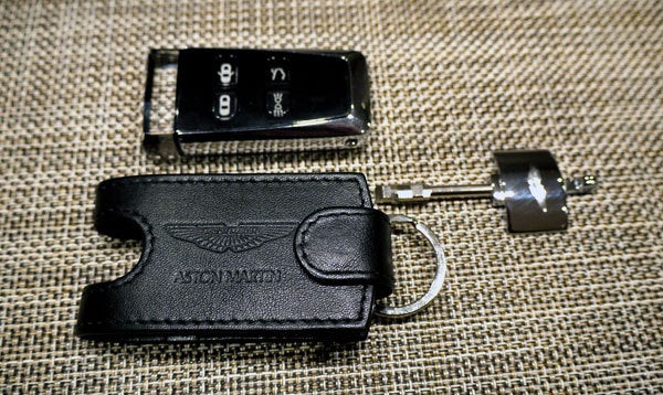 アストンマーティン ラピードS プラスチックキー ケース アストン