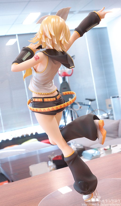 明日23日（金）案内開始♪マックスファクトリーさんアイテム「鏡音リン