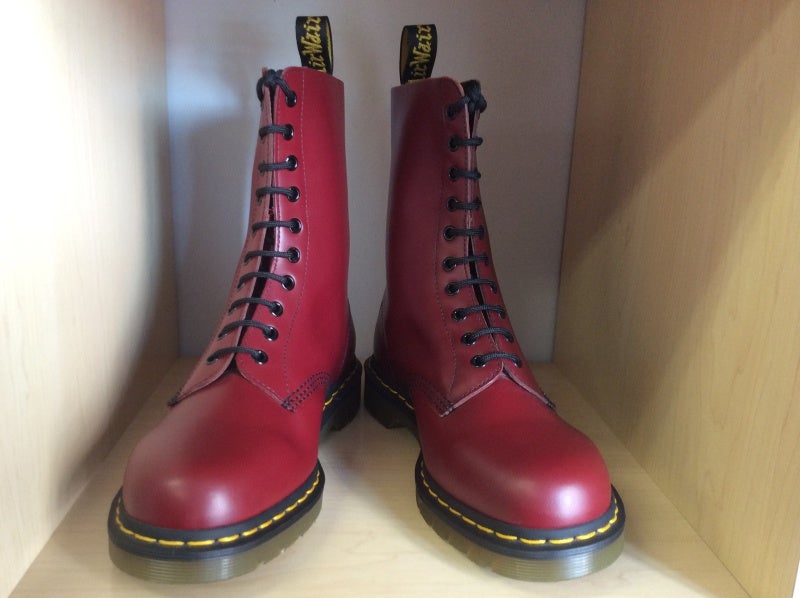 ドクターマーチン 10ホール チェリーレッド！ | ROCKERS☆GALORE “News