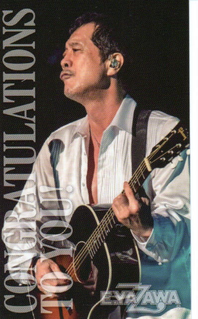 DMでもらったバースデーカード（去年と今年）とコースターとカクテル