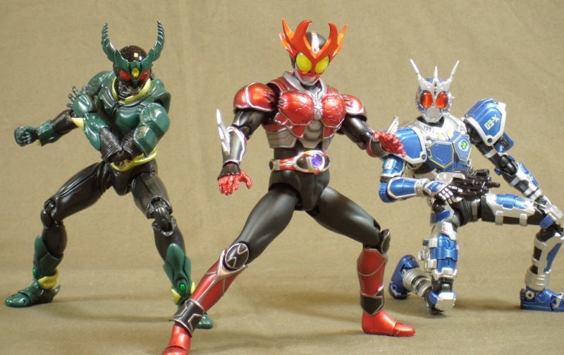 S.H.Figuarts 仮面ライダーアギト バーニングフォーム | といず・くろ