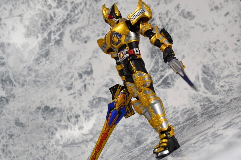 S.H.Figuarts 仮面ライダーブレイドキングフォーム レビュー | @in's