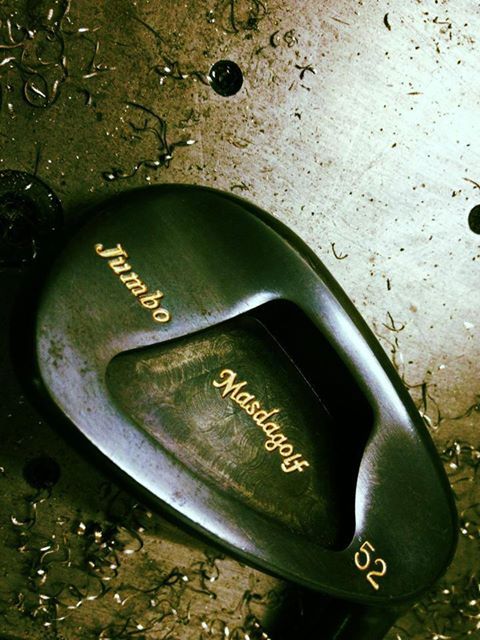 ジャンボ尾崎のエージシュートモデル、マスダゴルフのM425ウェッジ