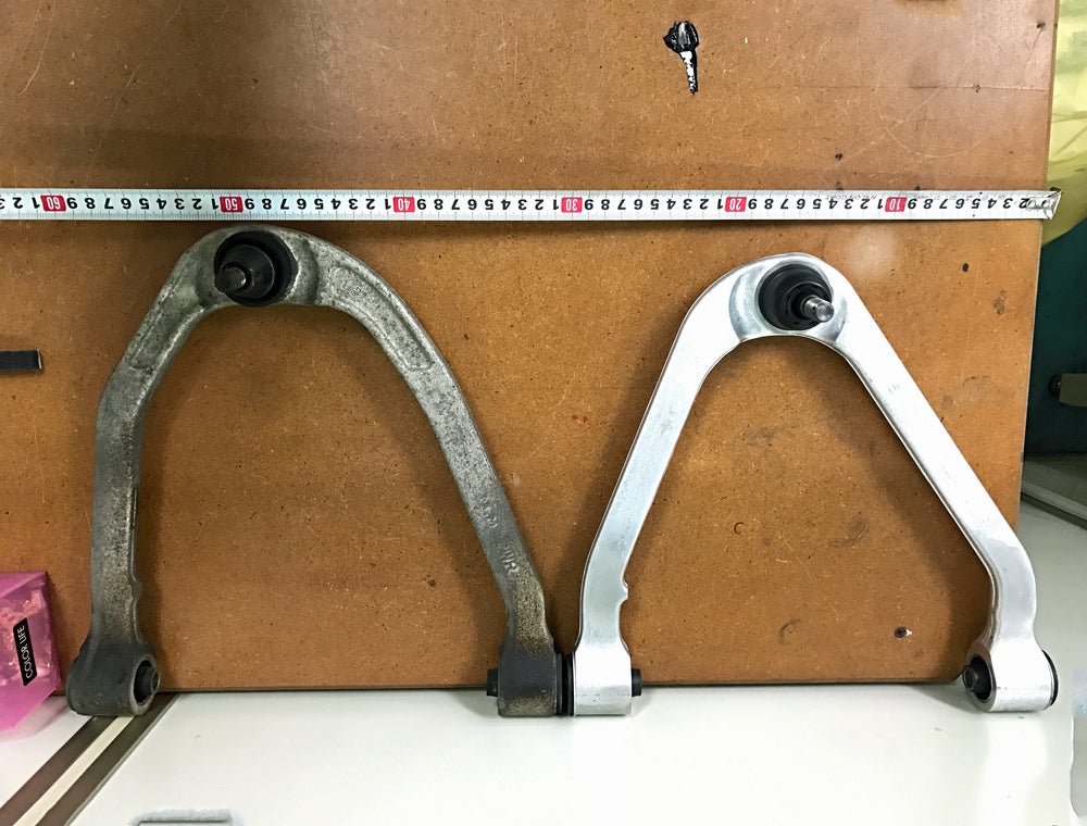 V35 スカイラインクーペ純正 VS NM35ステージア 純正アッパーアーム