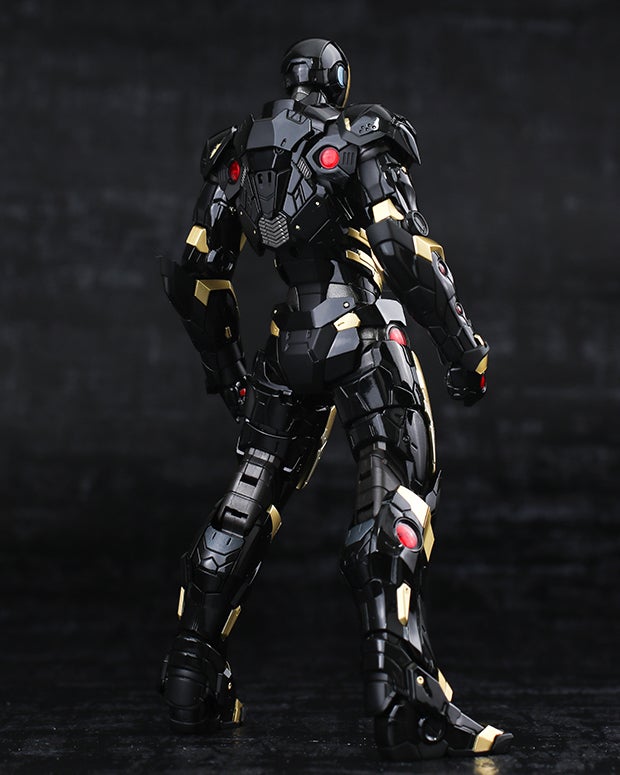 製品版レビュー】RE:EDIT IRON MAN BLACK X GOLD | 千値練スタッフブログ