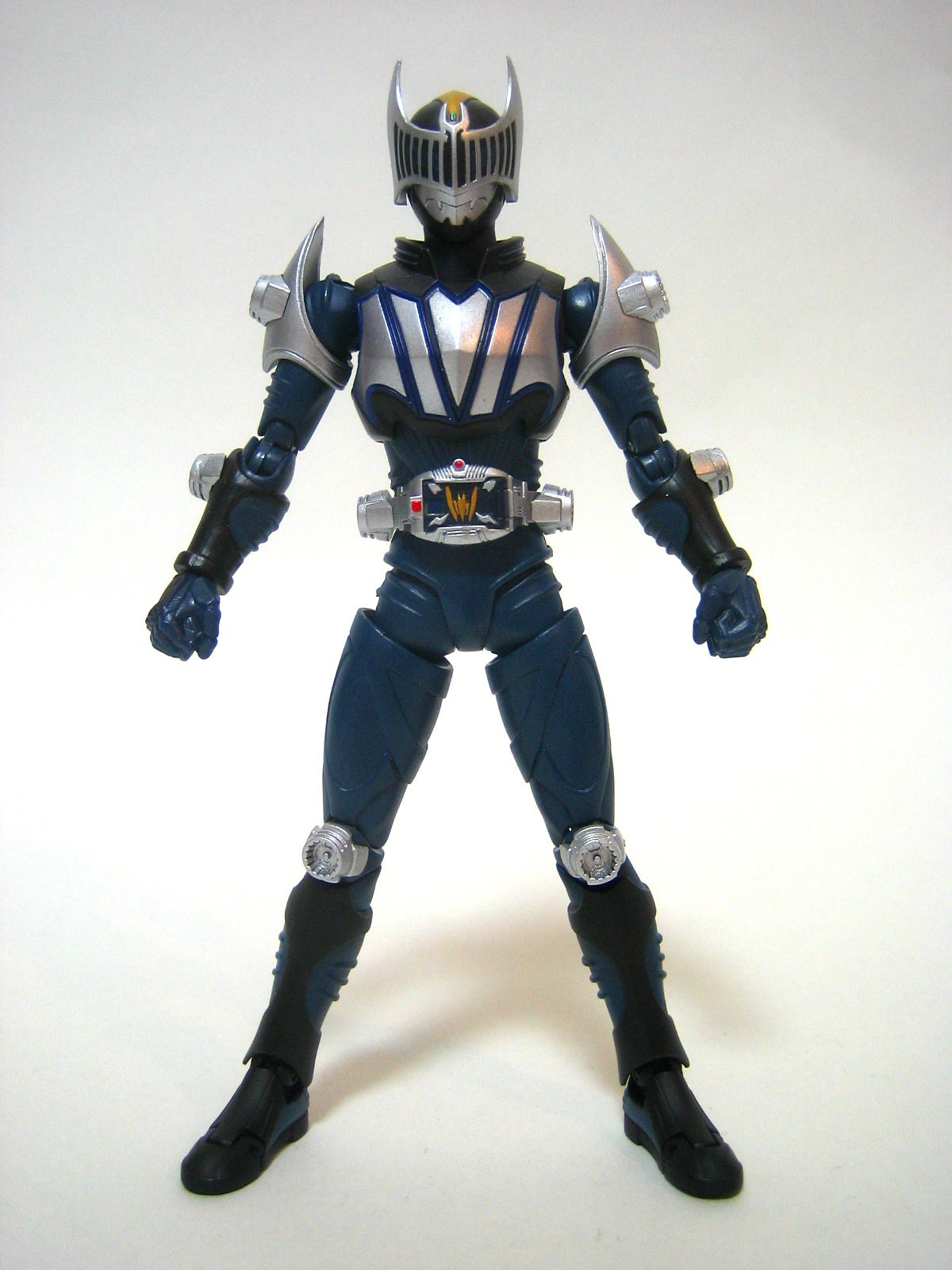 闇の翼。S.H.フィギュアーツ「仮面ライダーナイト＆ダークウイング