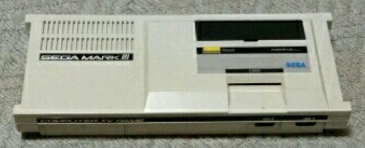 セガ・マークIII SEGAMkIII 1985年10月20日発売でした。 もう、36