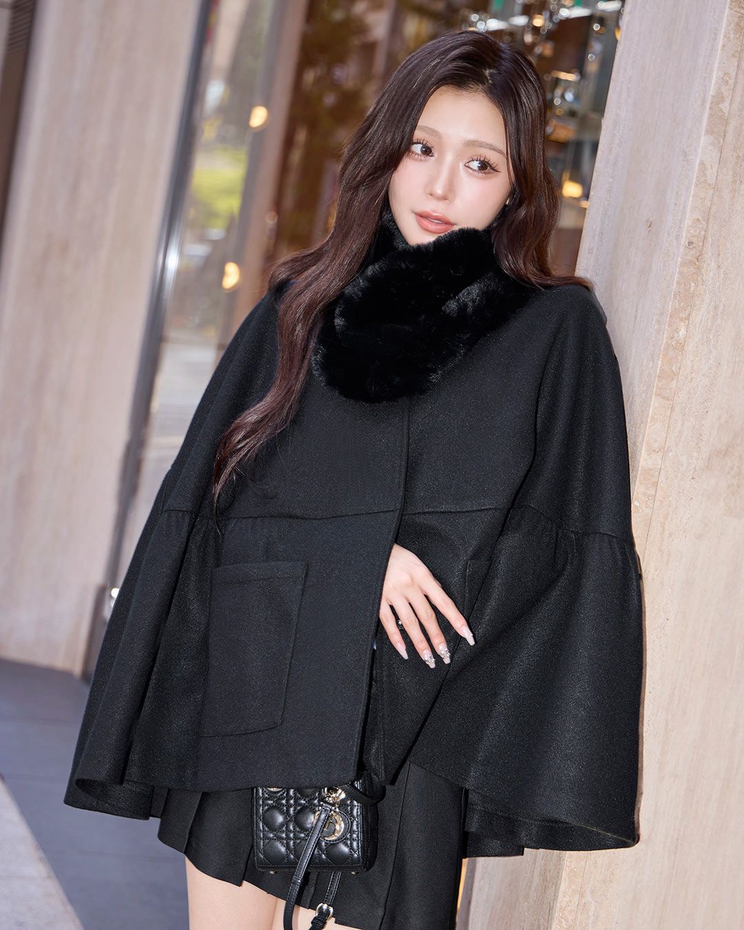 ファーティペット付きポンチョ ブラック | ファッション通販＆メディア