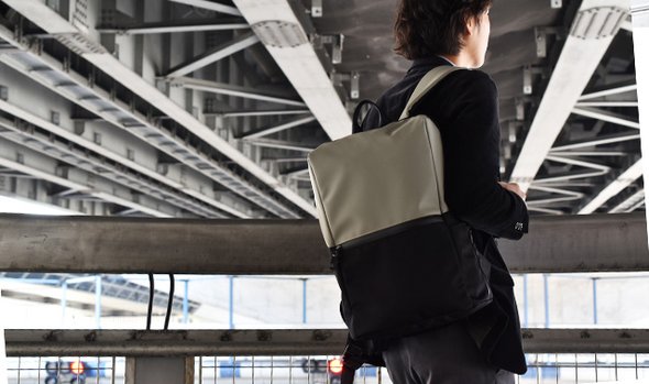 TOFTSACK】新素材の生地で作り上げた近未来型ビジネスリュック（グレー