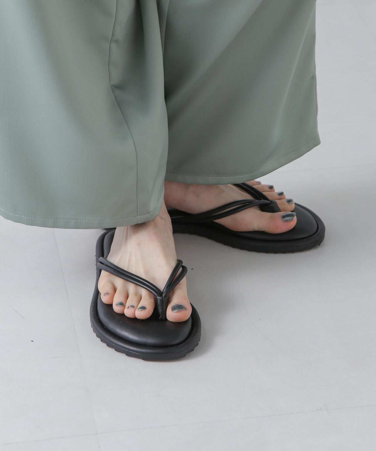 ソフト フラット トングサンダル