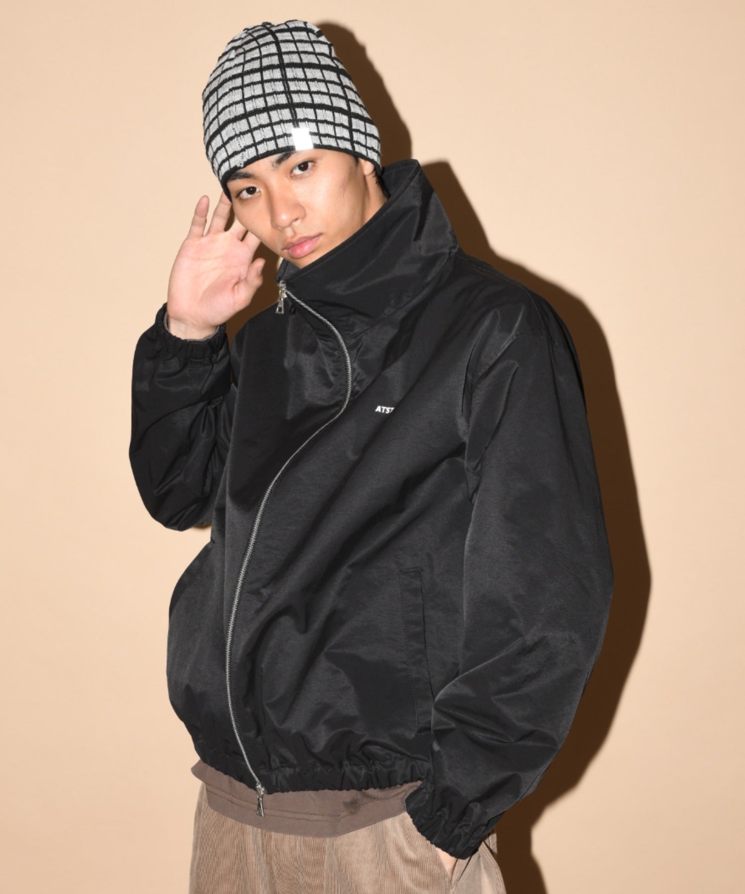 Zip-up Short Jacket - black