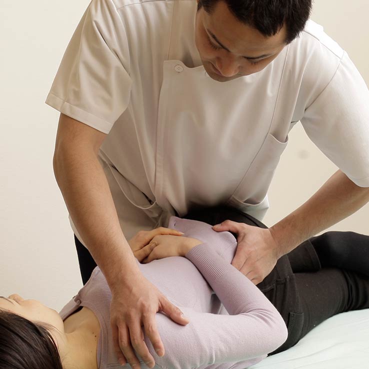 名古屋で骨盤矯正・姿勢矯正なら｜さくらリバース治療院