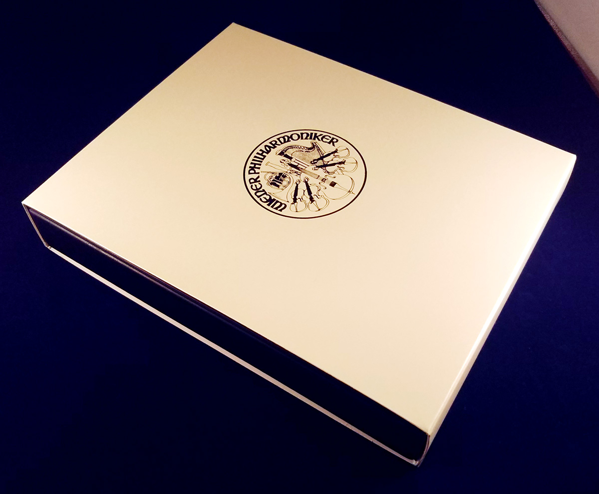 思い出とメッセージとともにウイーン金貨アルバムを | 桜産業株式会社