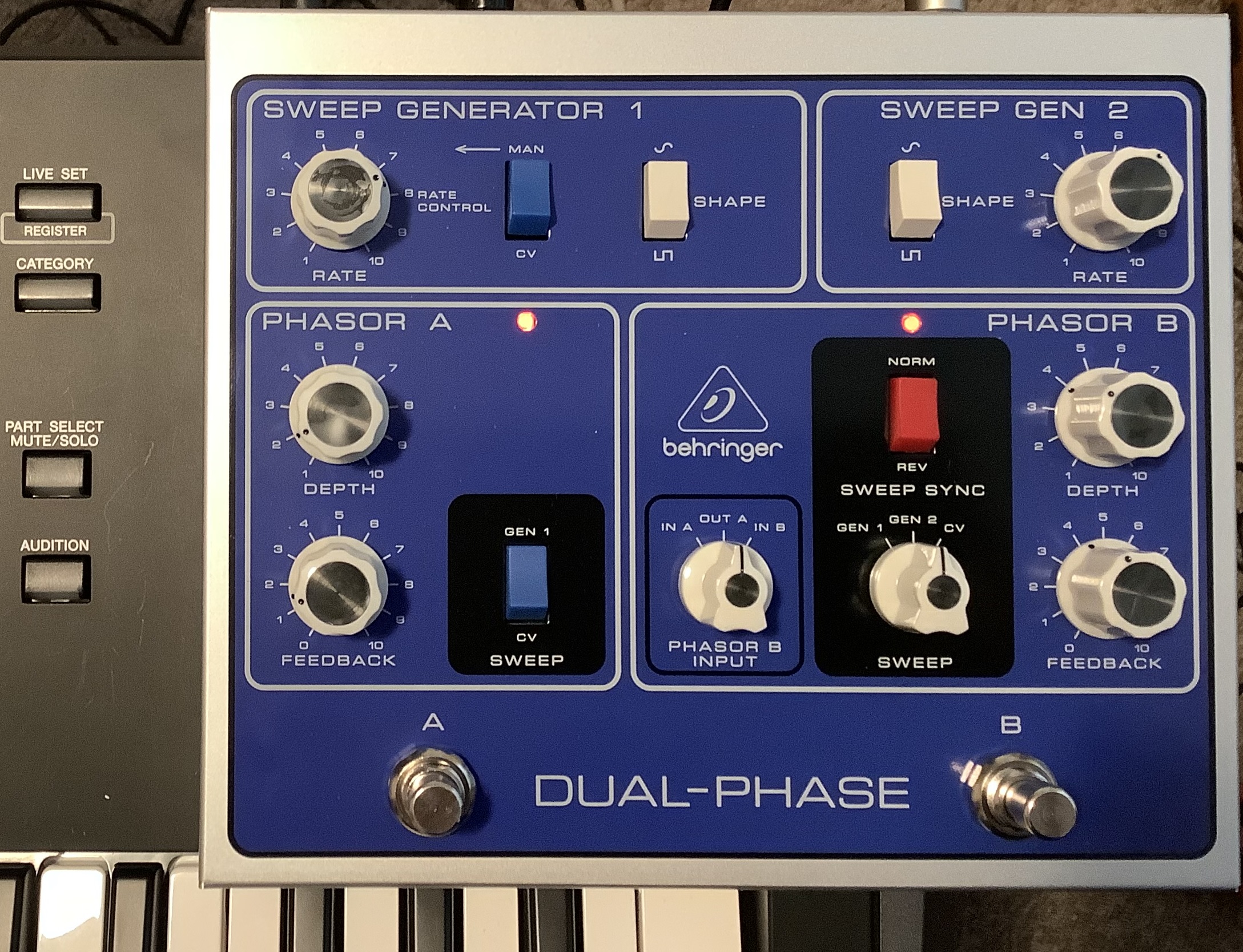 Review: Behringer Dual-Phase - Sand, software and soundSand