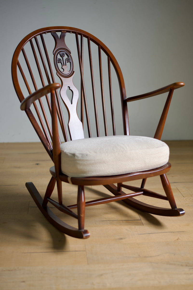 C64E6B81-C885-4E55-9AC2-