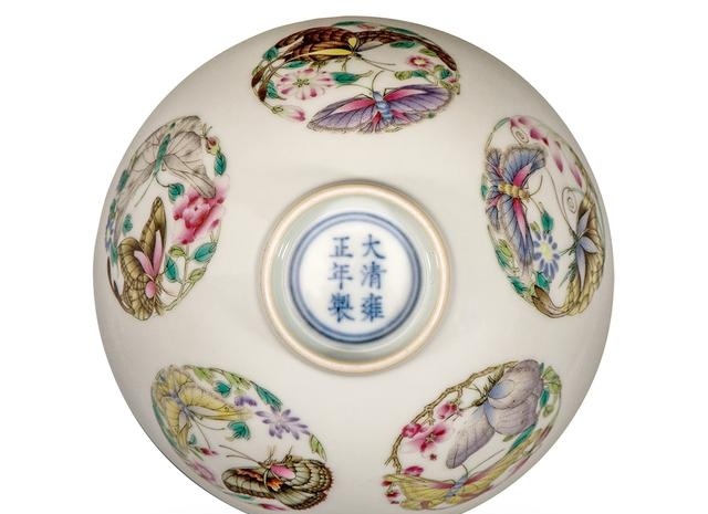 粉彩蝶々花樹紋杯 一対 雍正御製 款 清時代 擺件 中国古玩 中国美術