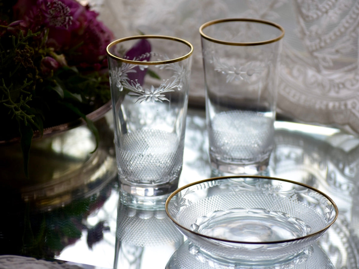 ボヘミアガラス、モーゼル工房、紫色 蓋付き容器 伝統工芸品 ボヘミア