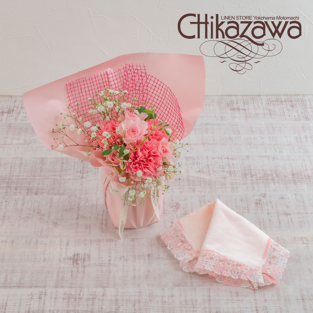 近沢レース店「タオルハンカチ 桜便り」とそのまま飾れるブーケの