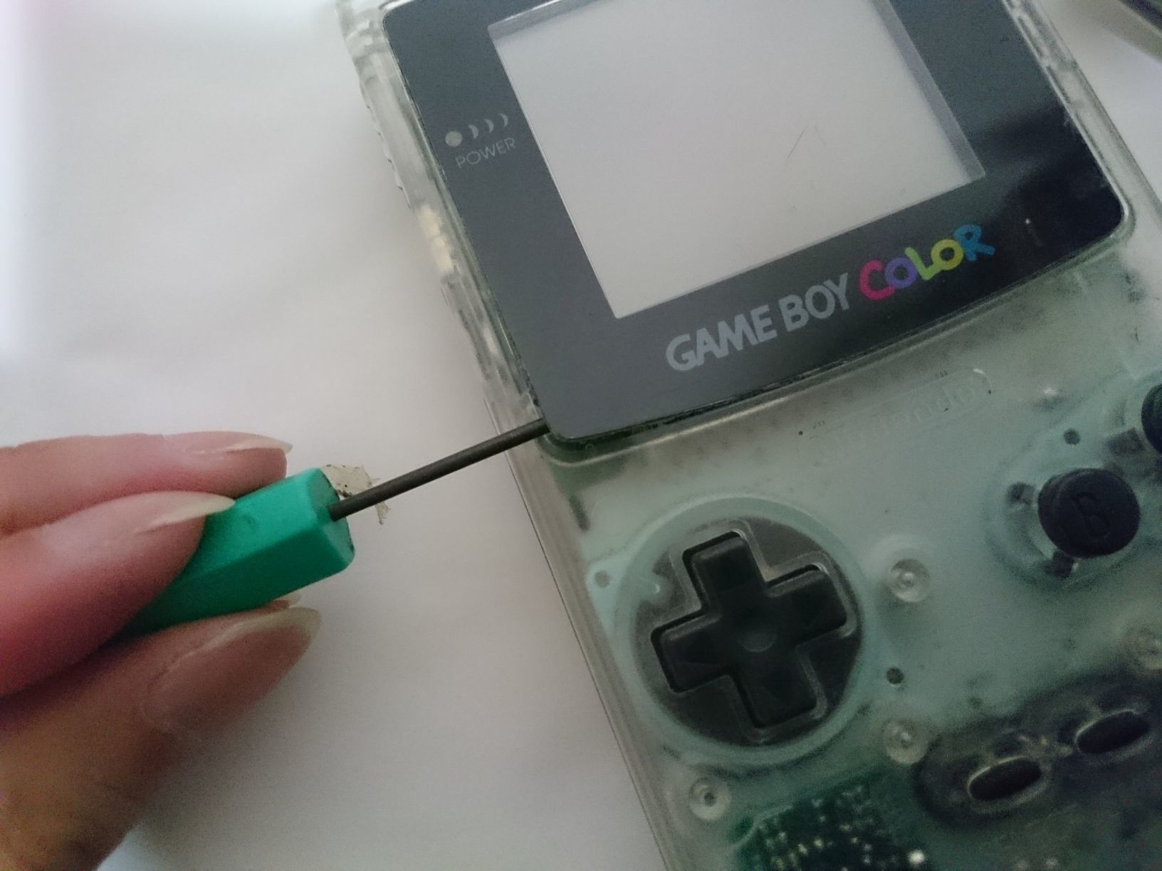 傷だらけゲームボーイのスクリーンレンズを交換しよう！ | 自由日記J