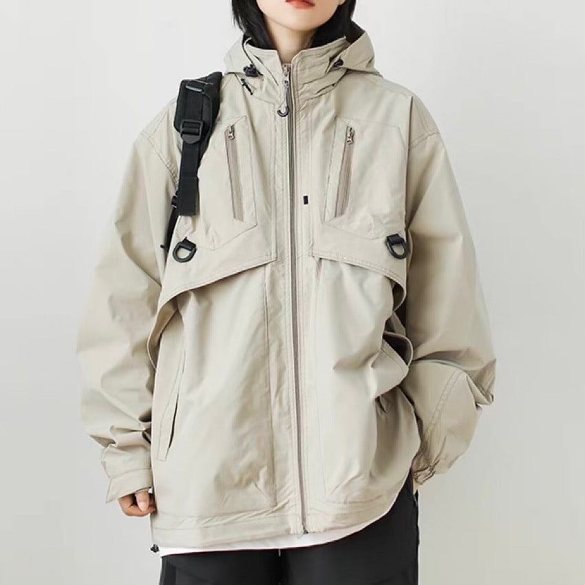 フード収納可能 マルチポケット付 機能性ジャケット（2Colors）240565