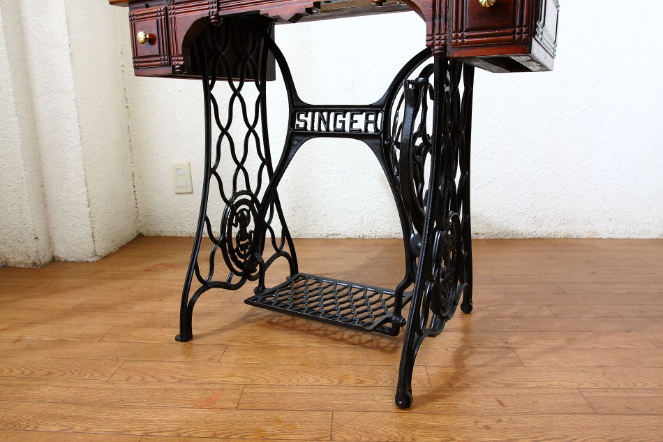 シンガー”Singer ミシン タイルトップ ワークテーブル｜アンティーク