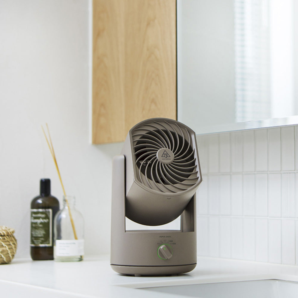 使用する場所を選ばない SOTOMO 充電式フォールディング