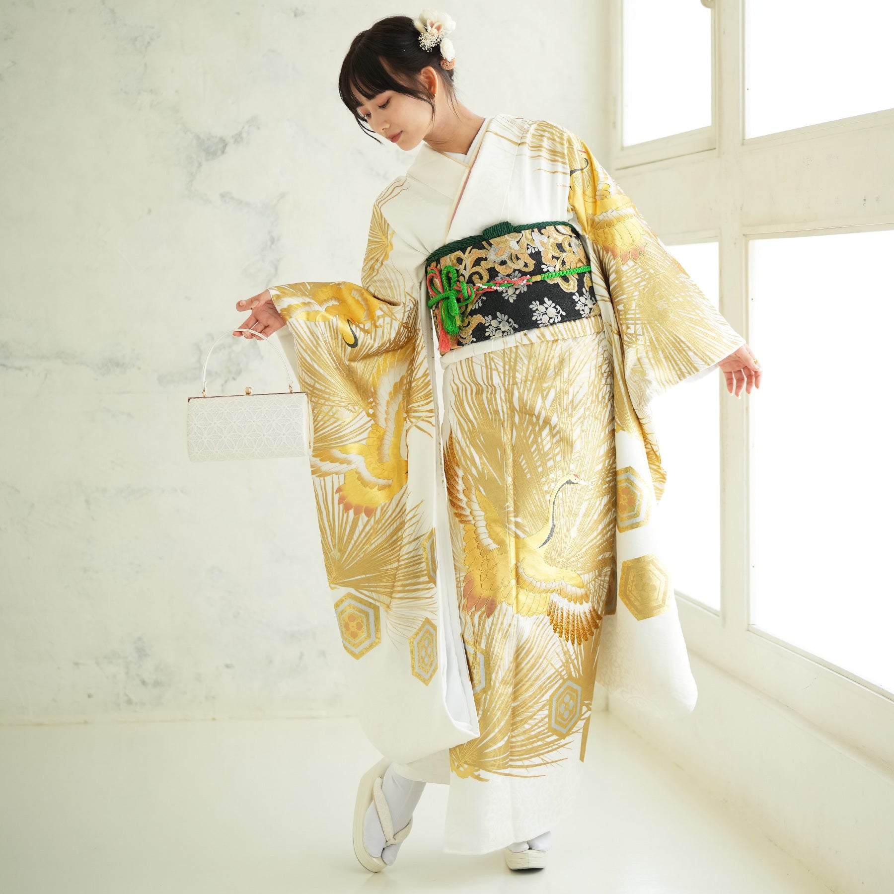 振袖 仮絵羽 京友禅 刺繍 金彩 紋意匠 正絹 未仕立て品 八掛付き