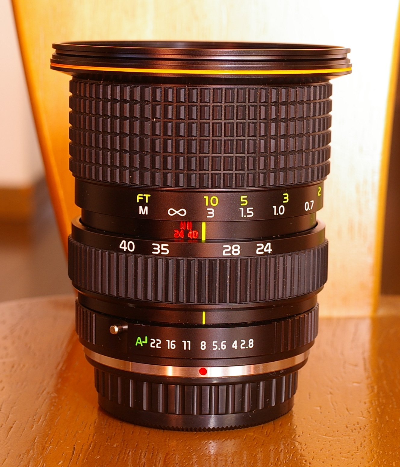 Tokina AT-X 24-40mm/F2.8: 趣味の部屋