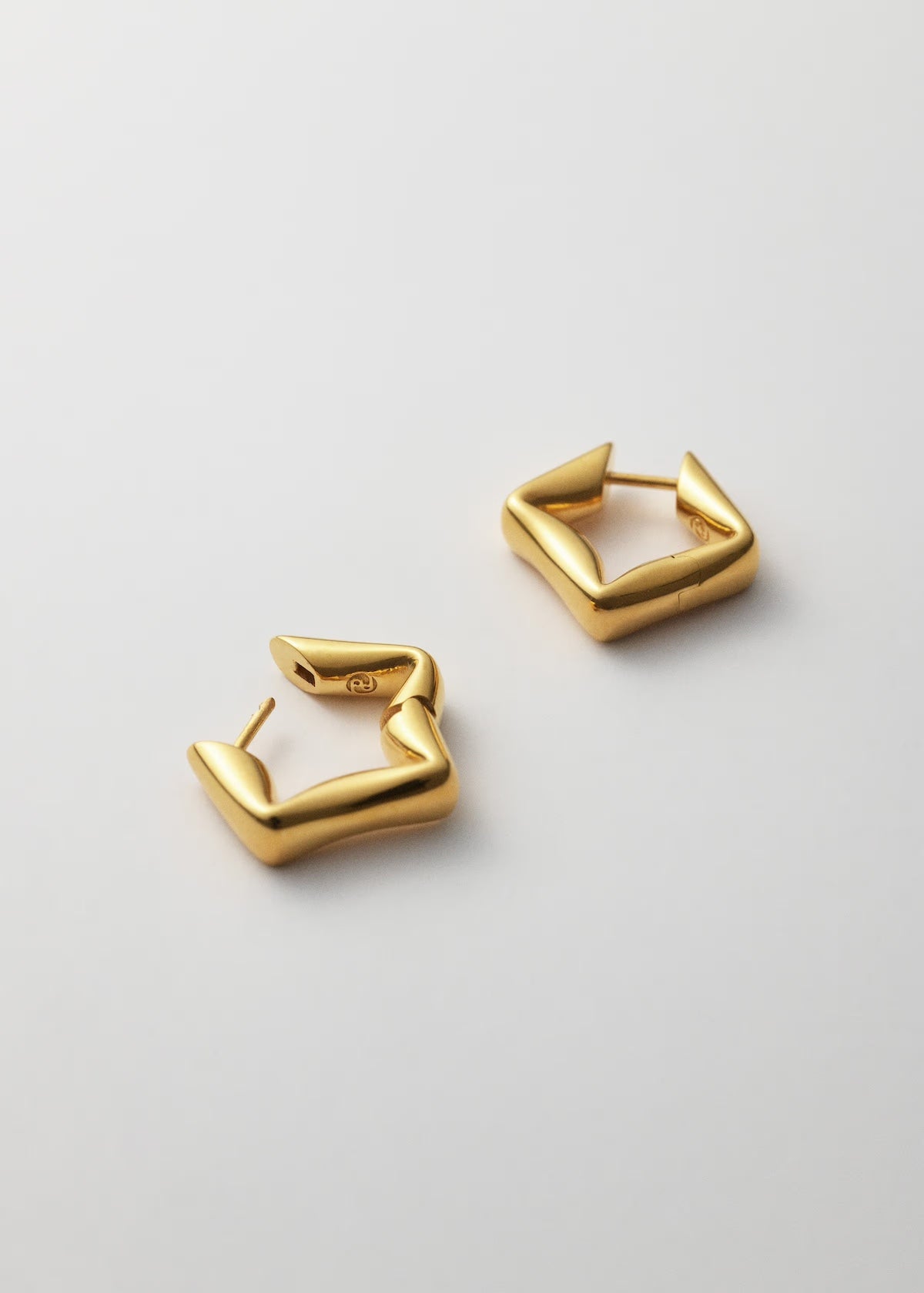 All Blues「Straw earring small Polished Gold(Single)」 – SISTER