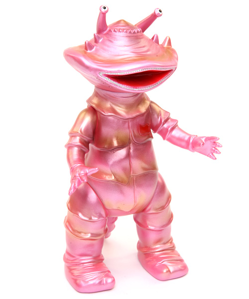 2016年7月10日締切でブルマァクから「ウルトラマン50レトロ