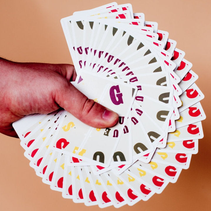 Guess Fontaine Playing Cards Set – The Cardpenter