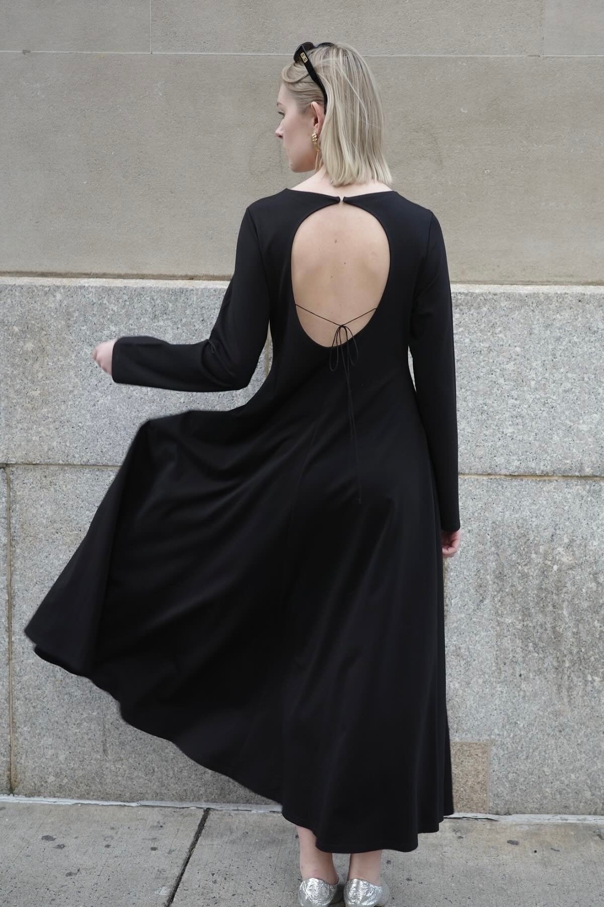 Queens Backopen Onepiece – THE TOÉ