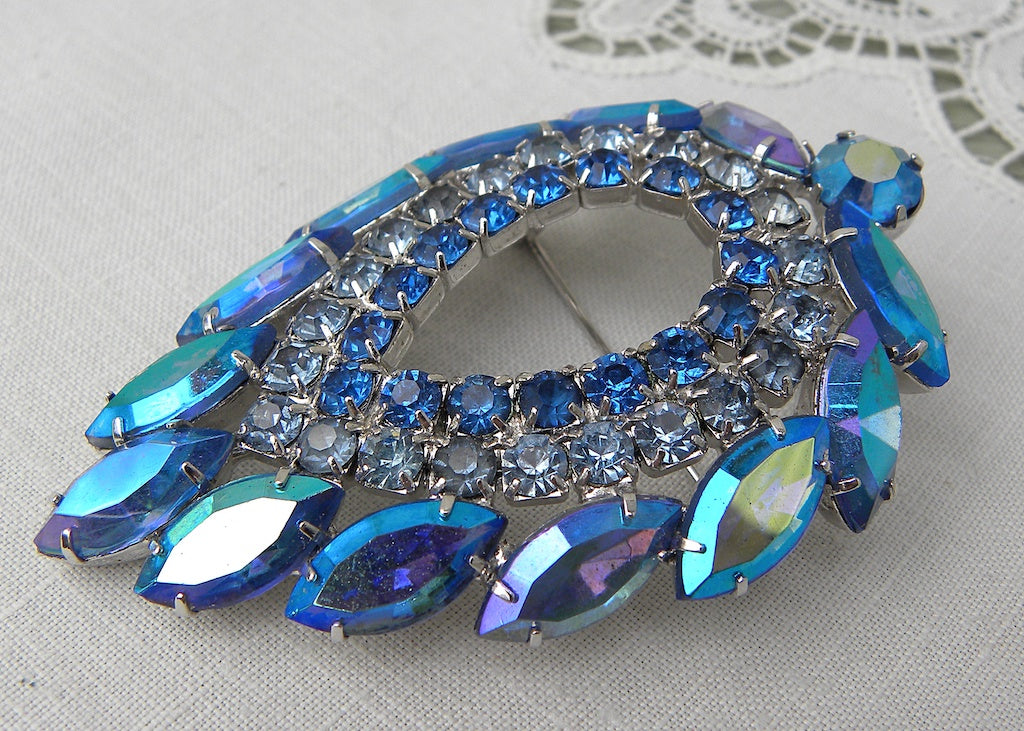Vintage Juliana Sarah Coventry Blue Shaded Rhinestones Leaf Brooch