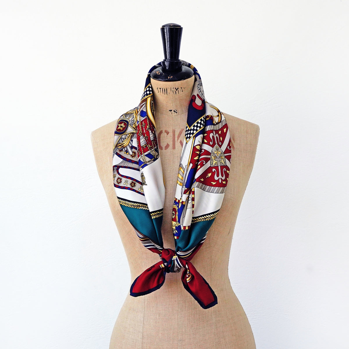 Burberrys ヴィンテージスカーフ シルク100% イタリア製 Burberrys