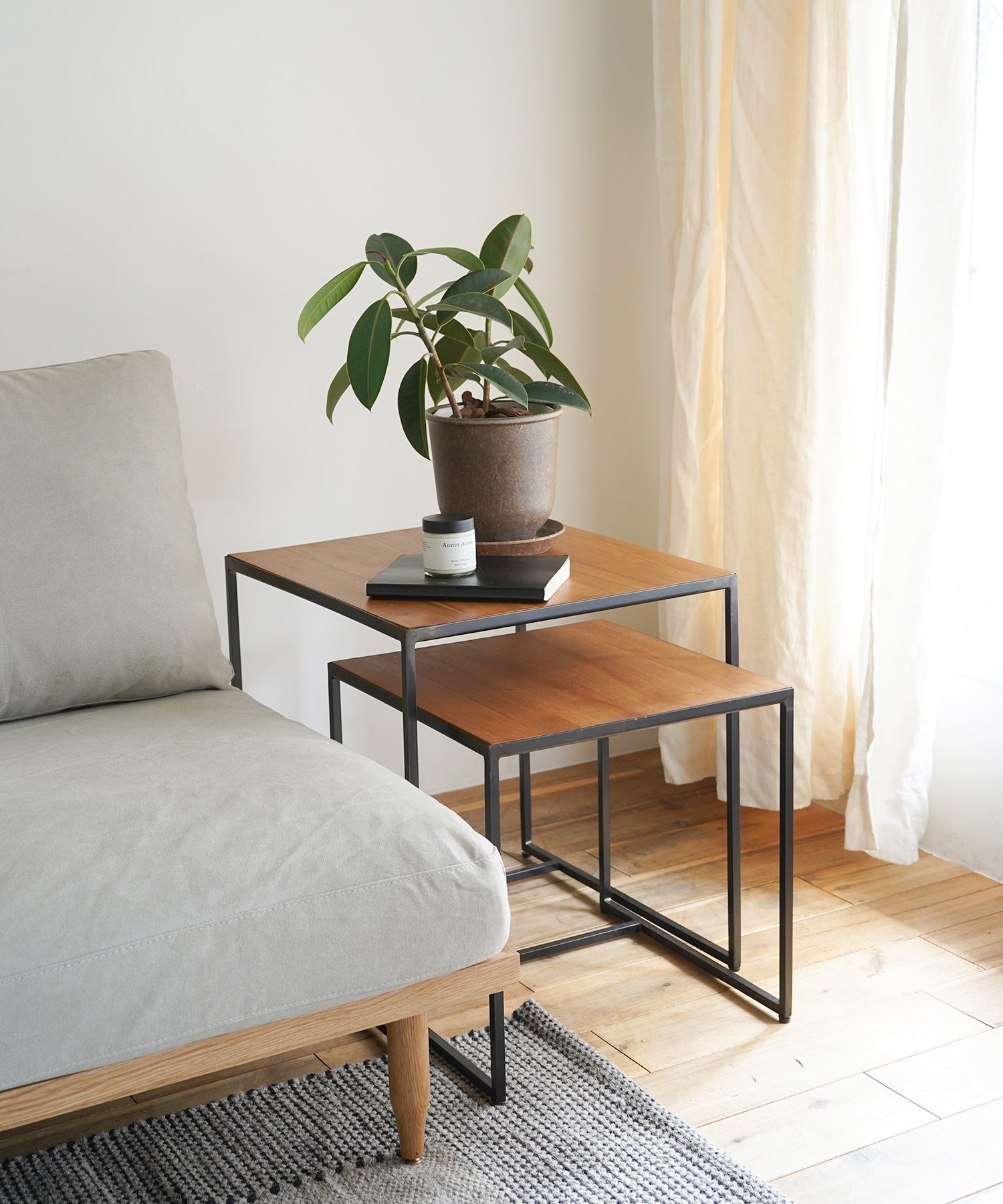 dareels（ダリールズ）】 TWO NEST TABLE｜ヴィンテージ感と都会的な