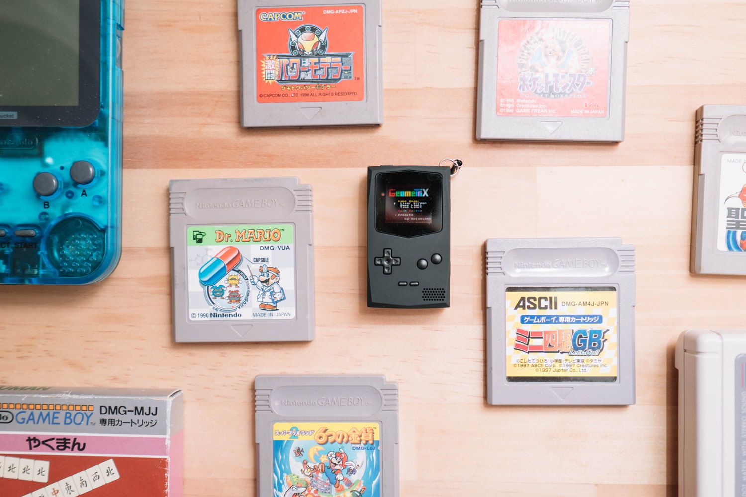 ゲームボーイのカセットが遊べるキーホルダー『PocketSprite』レビュー